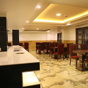 Hotel The Grand White By Parfait ***